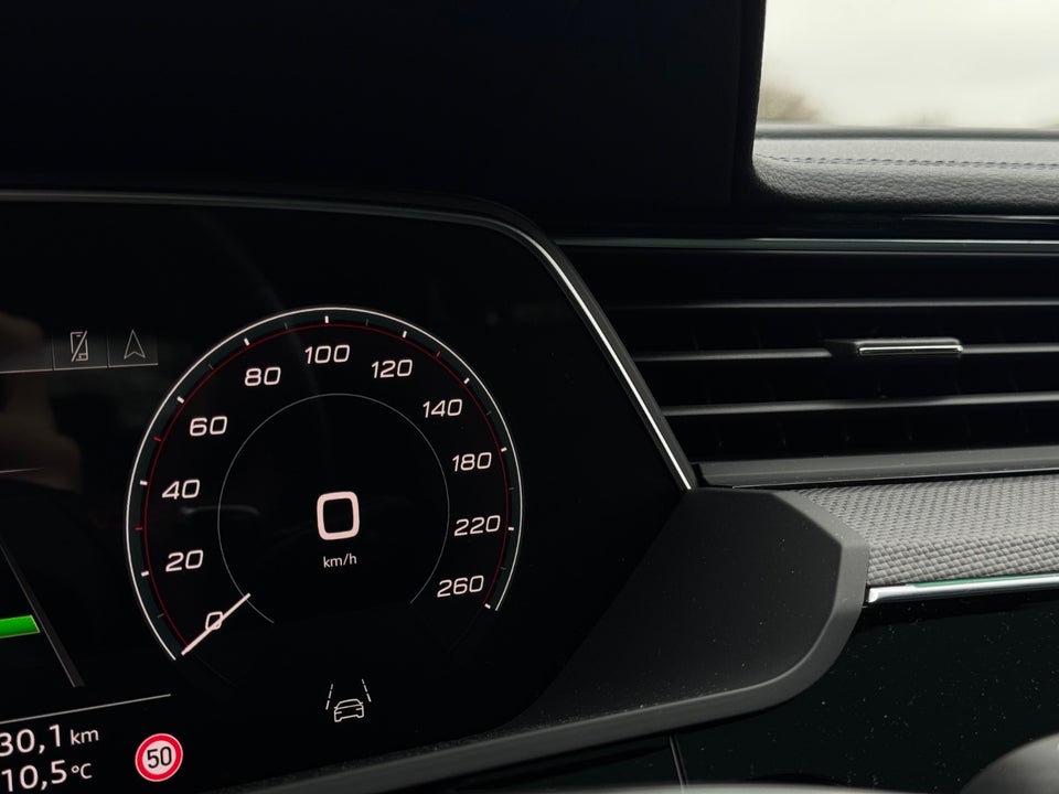 Audi Q8 e-tron 55 S-line quattro 5d