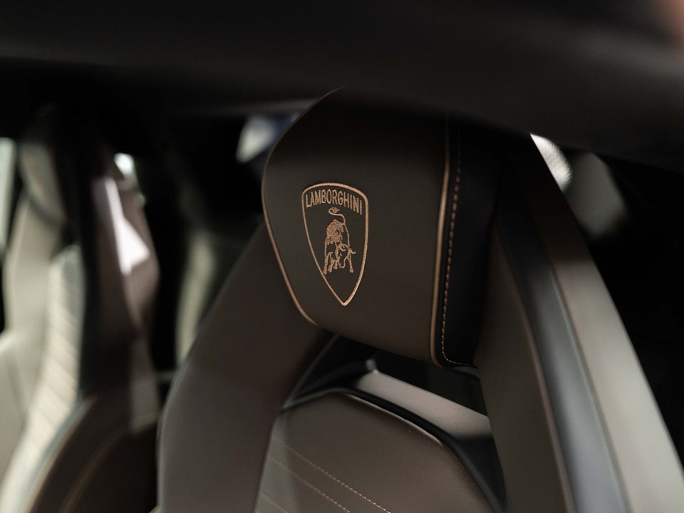 Lamborghini Revuelto 6,5  2d