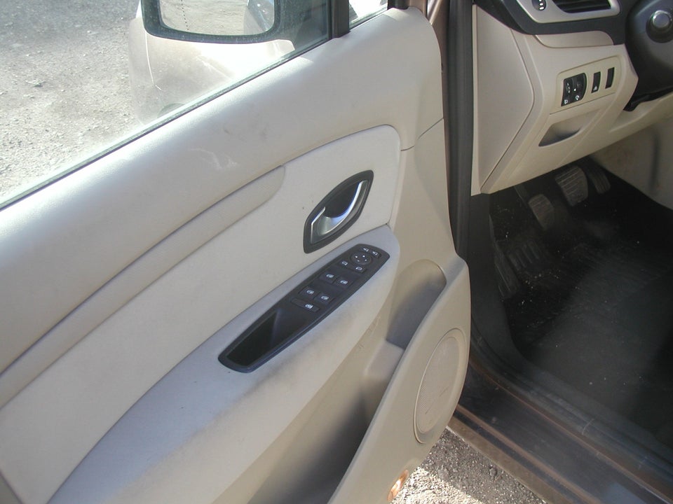 Renault Grand Scenic III 1,9 dCi 130 Dynamique 7prs 5d