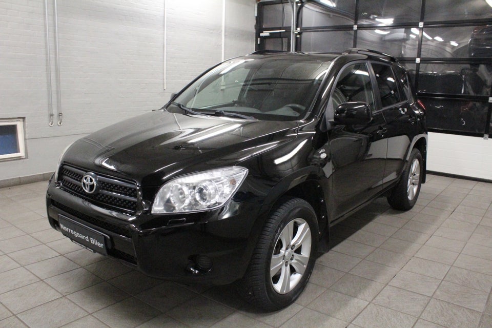 Toyota RAV4 2,2 D-4D 136 Van 5d