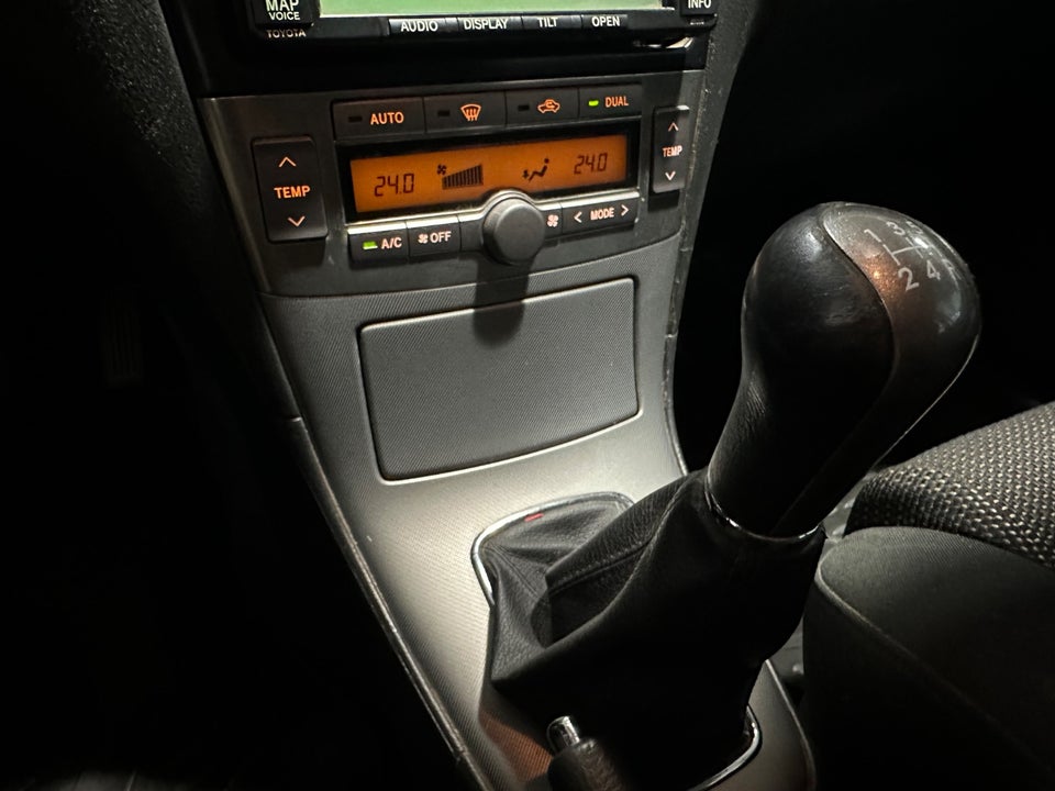 Toyota Avensis 1,8 VVT-i Sol stc. 5d