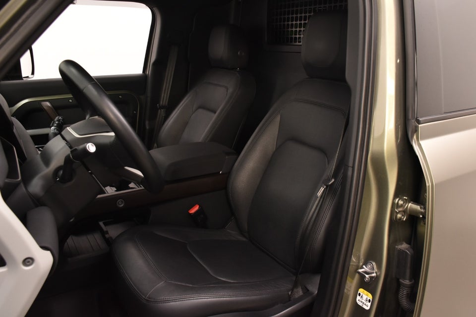 Land Rover Defender 110 3,0 D250 Hard Top SE aut. Van 5d