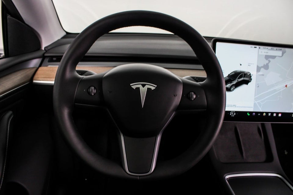 Tesla Model Y RWD 5d