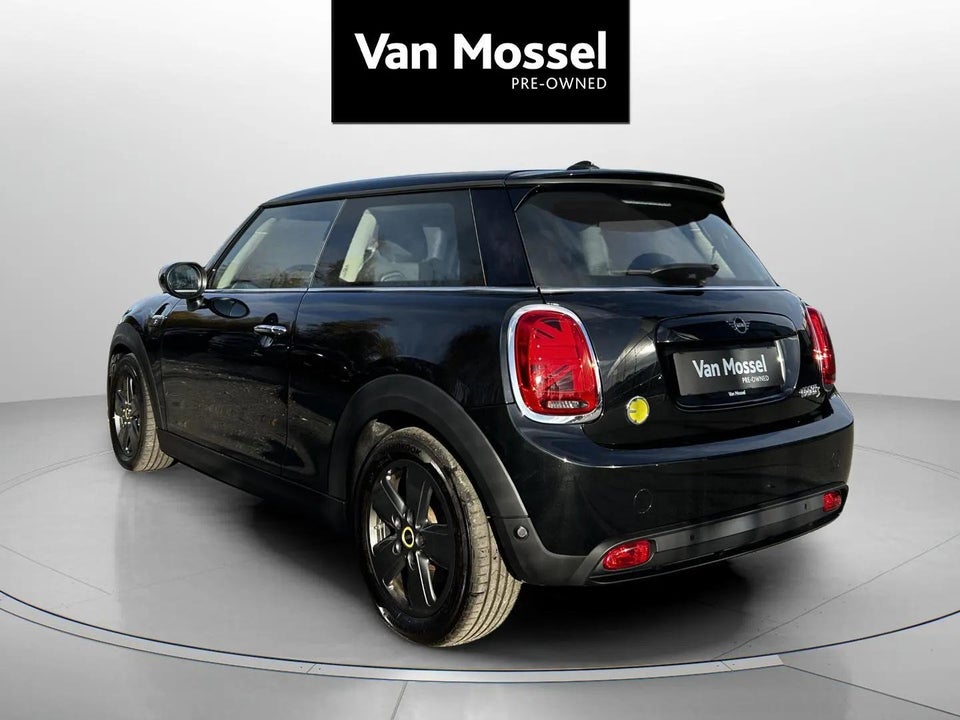 MINI Cooper SE Essential 3d