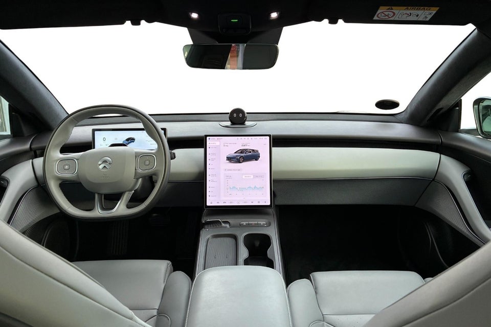 NIO ET5 75 Standard Range 4d