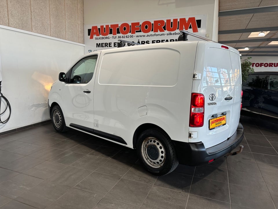 Toyota ProAce 1,6 D 95 Compact Base 5d