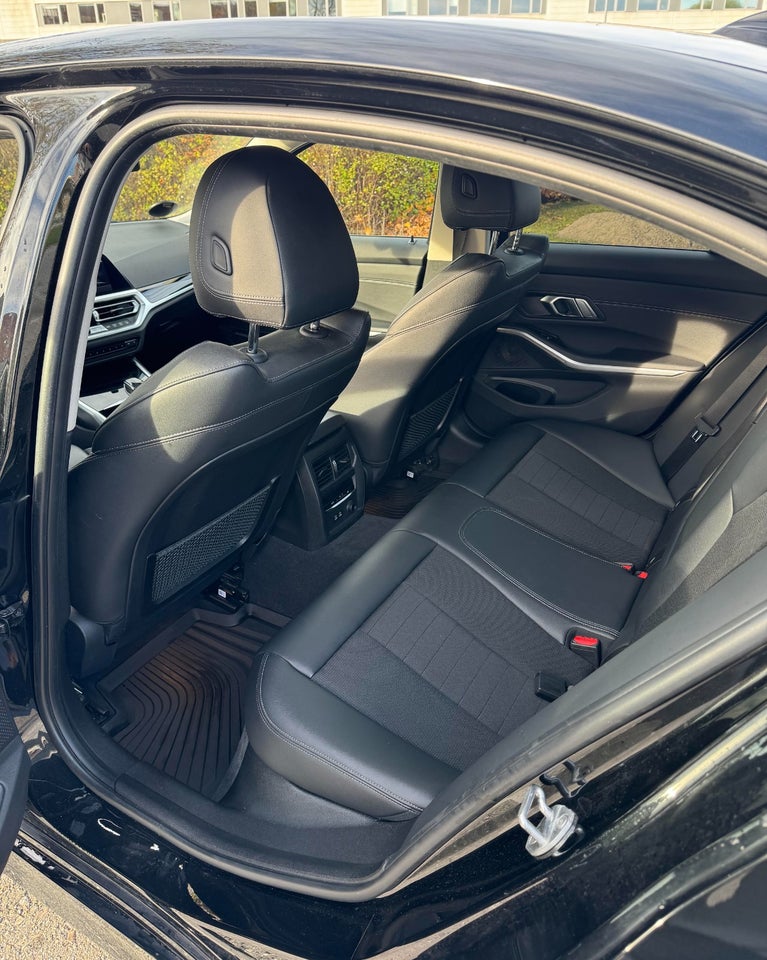 BMW 320i 2,0 Connected aut. 4d