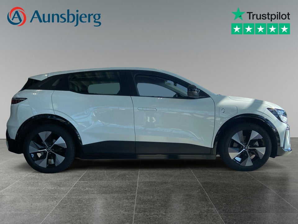 Renault Megane E-Tech 40 Equilibre 5d