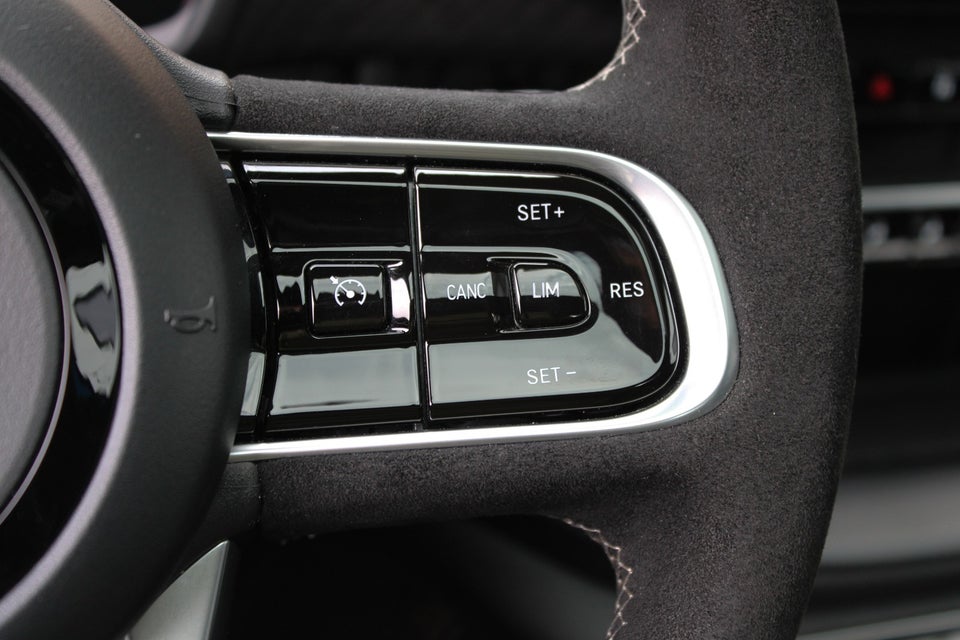 Abarth 500e Scorpionissima 3d