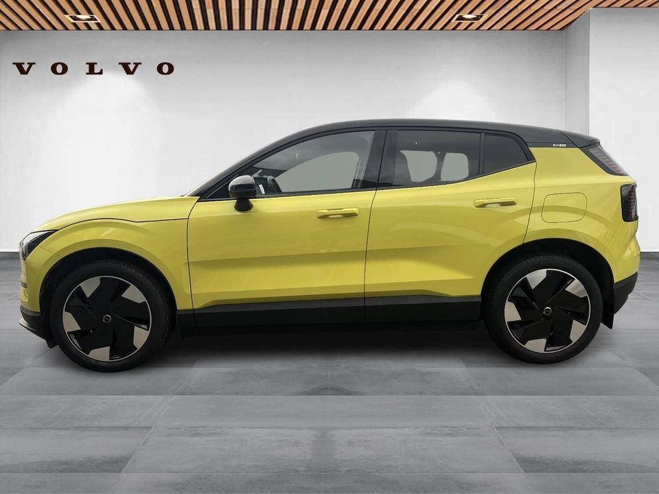 Volvo EX30 Extended Range Plus 5d