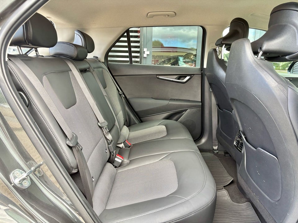Kia Niro 64 EV Prestige 5d