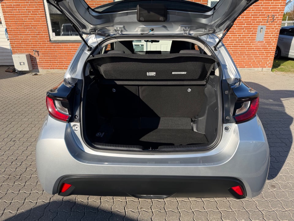 Toyota Yaris 1,5 Hybrid H3 e-CVT 5d