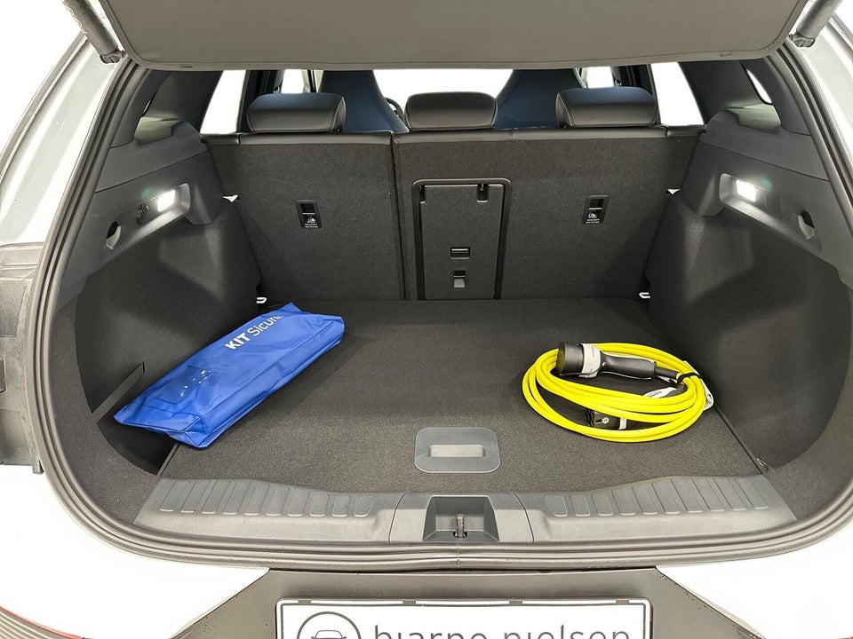 Ford Explorer 82 Premium Extended Range 5d