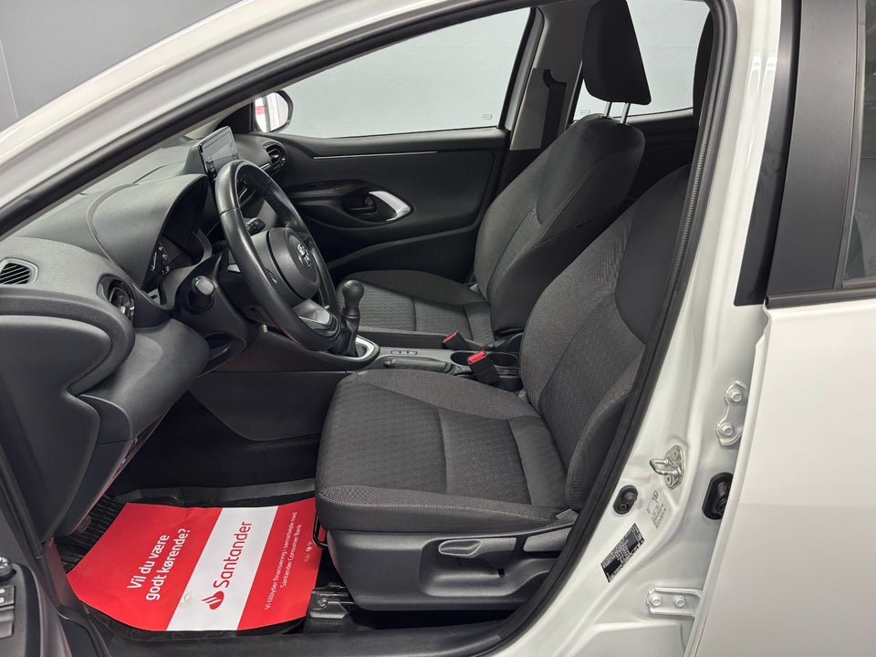 Toyota Yaris 1,0 Active 5d