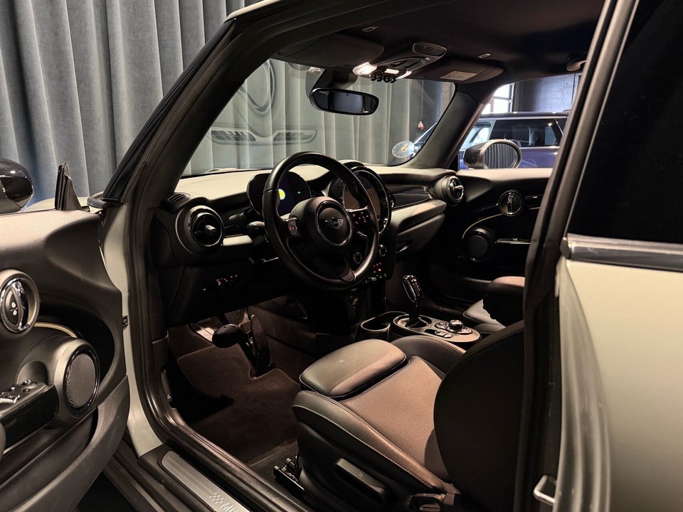 MINI Cooper SE Classic Trim 3d