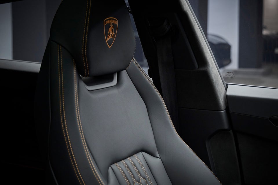 Lamborghini Urus 4,0 SE 5d