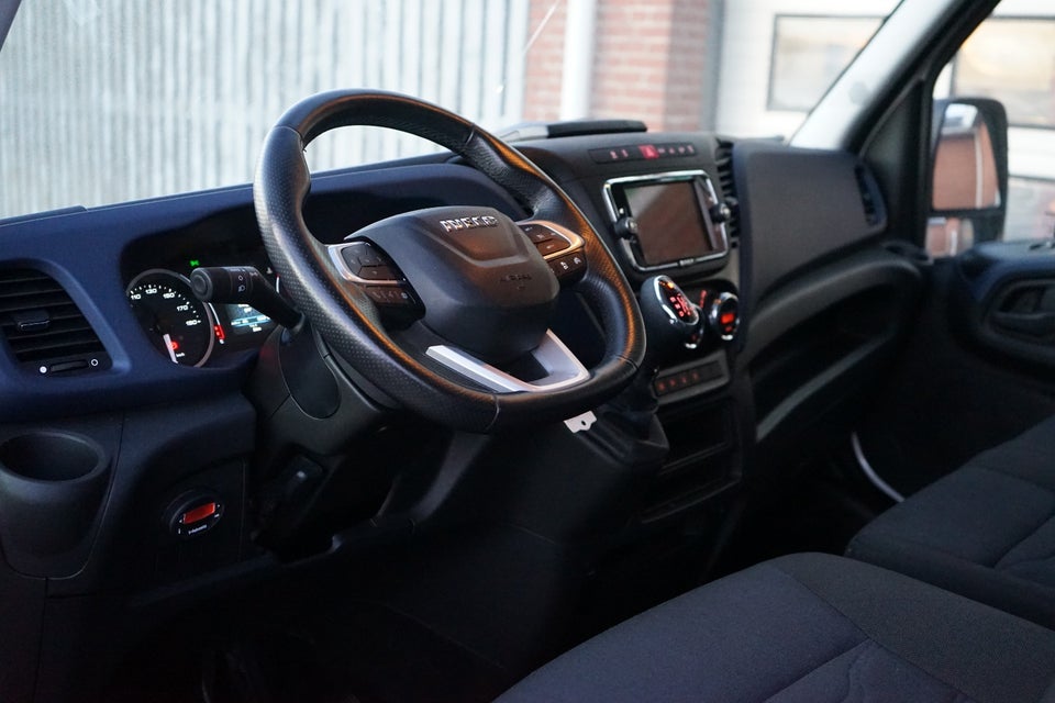Iveco Daily 2,3 35S16 16m³ Van AG8