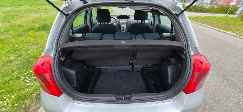 Toyota Yaris 1,3 Sol 5d