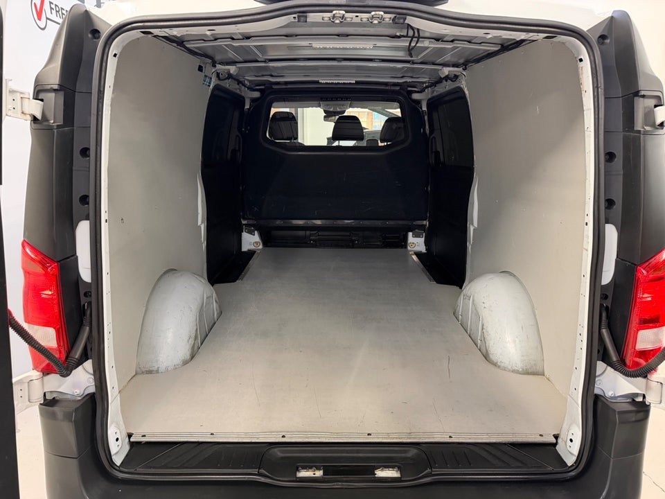 Mercedes eVito 129 Tourer PRO XL Van