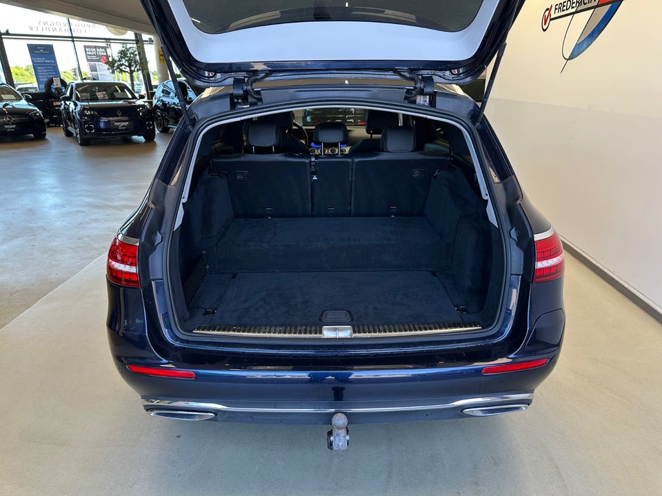 Mercedes E300 de 2,0 stc. aut. 4Matic 5d