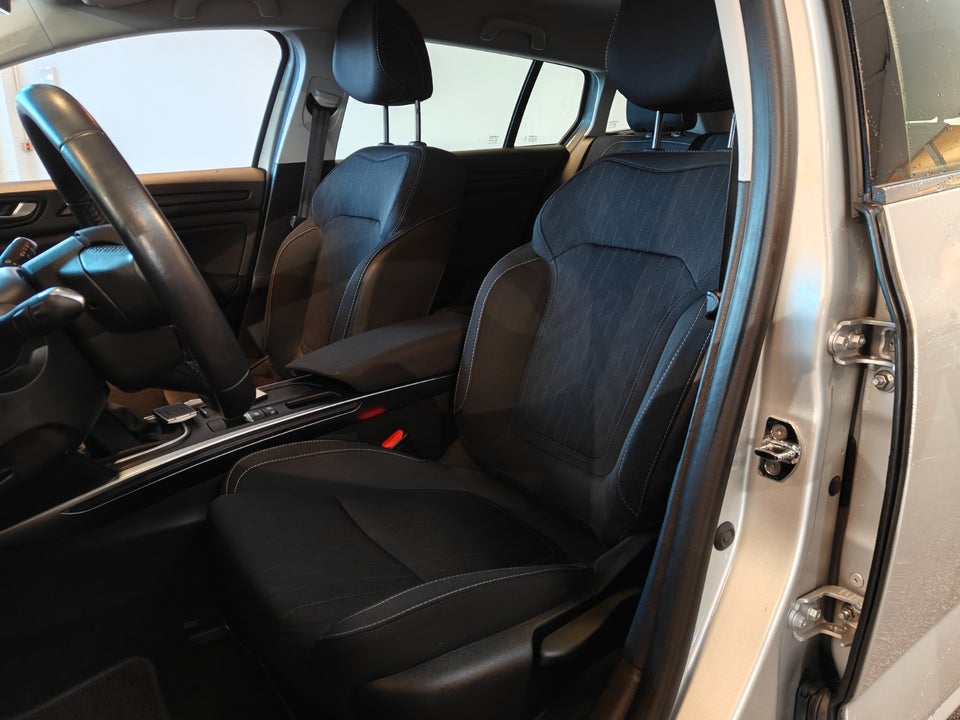 Renault Megane IV 1,3 TCe 140 Limited Sport Tourer 5d