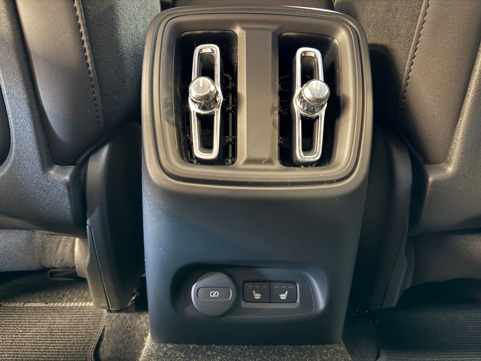 Volvo XC40 ReCharge Twin Ultimate 5d