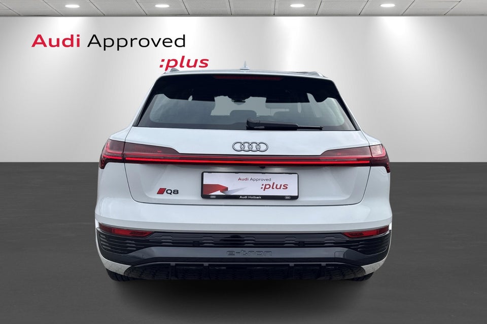 Audi Q8 e-tron 55 S-line quattro 5d