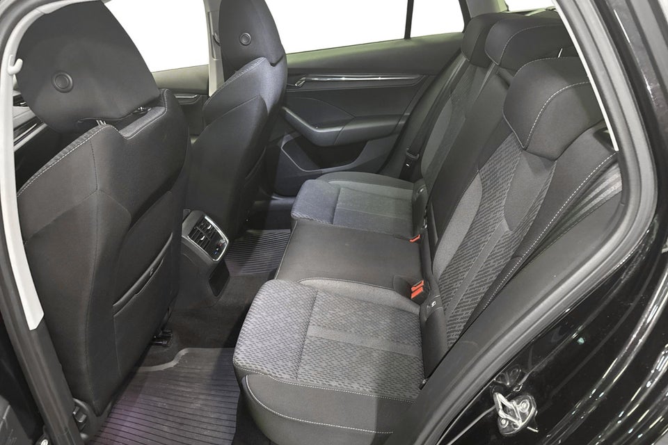 Skoda Octavia 1,4 TSi iV Plus Combi DSG 5d