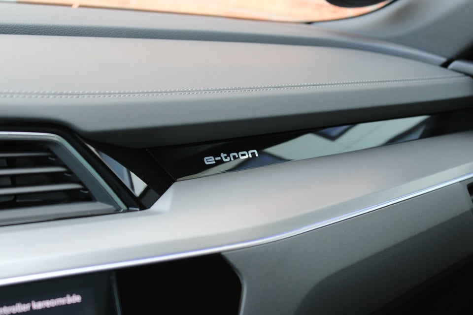Audi e-tron 55 S-line Sportback quattro 5d