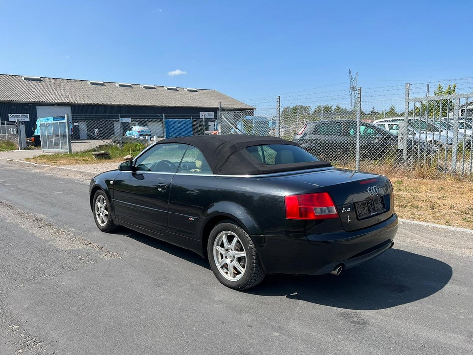 Audi A4 2,4 V6 Cabriolet Multitr. 2d