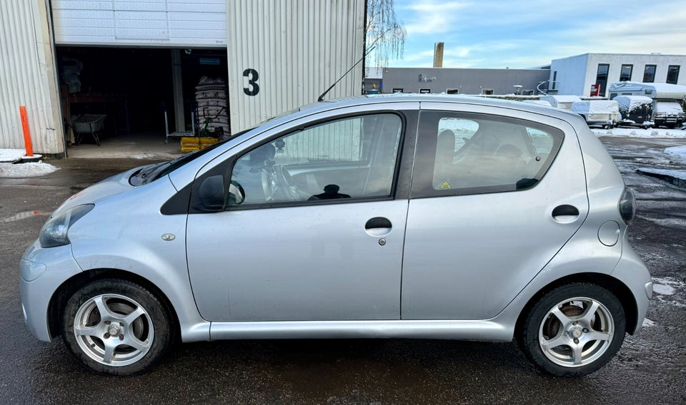 Toyota Aygo 1,0 VVT-i T1 5d