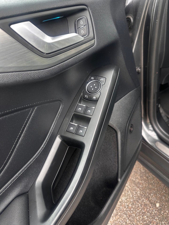 Ford Focus 1,0 EcoBoost ST-Line 5d