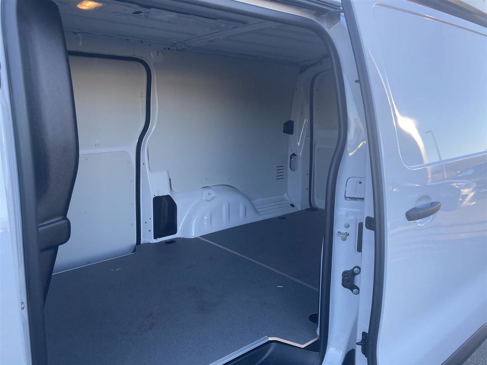 Toyota ProAce 2,0 D 144 Long Comfort Master aut. 4d