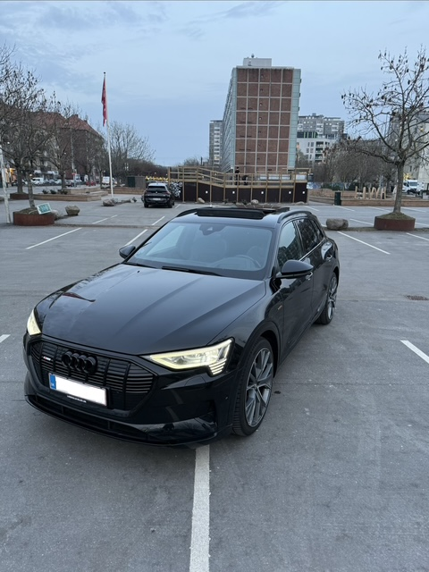 Audi e-tron 50 S-line quattro 5d