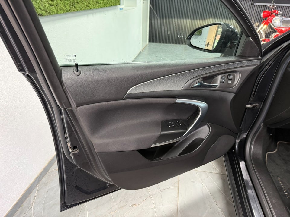 Opel Insignia 2,0 CDTi 140 Cosmo Sports Tourer eco 5d
