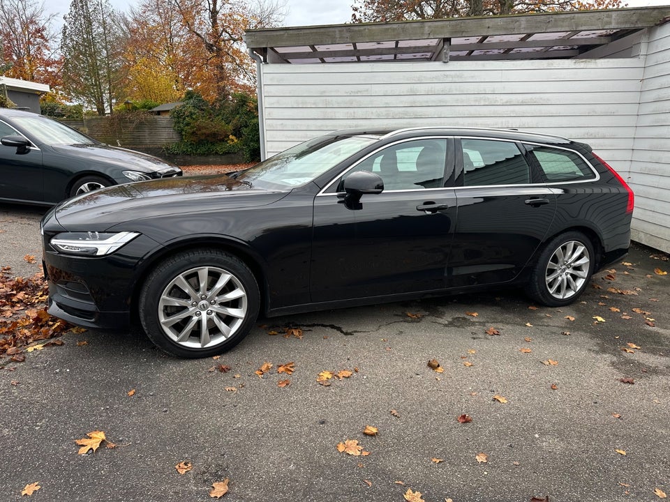 Volvo V90 2,0 T4 190 Momentum aut. 5d