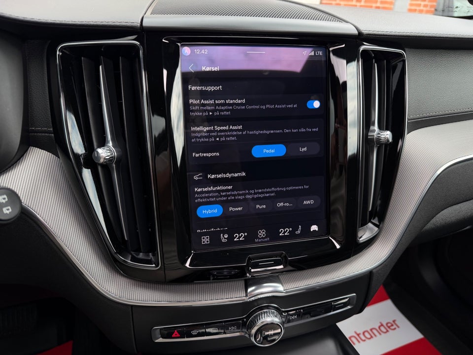 Volvo XC60 2,0 T8 ReCharge Ultimate Dark aut. AWD 5d