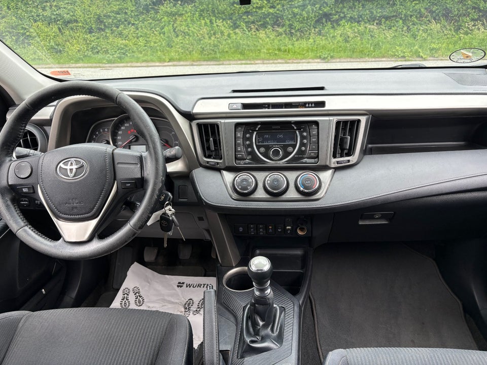 Toyota RAV4 2,0 D-4D T2 Van 5d