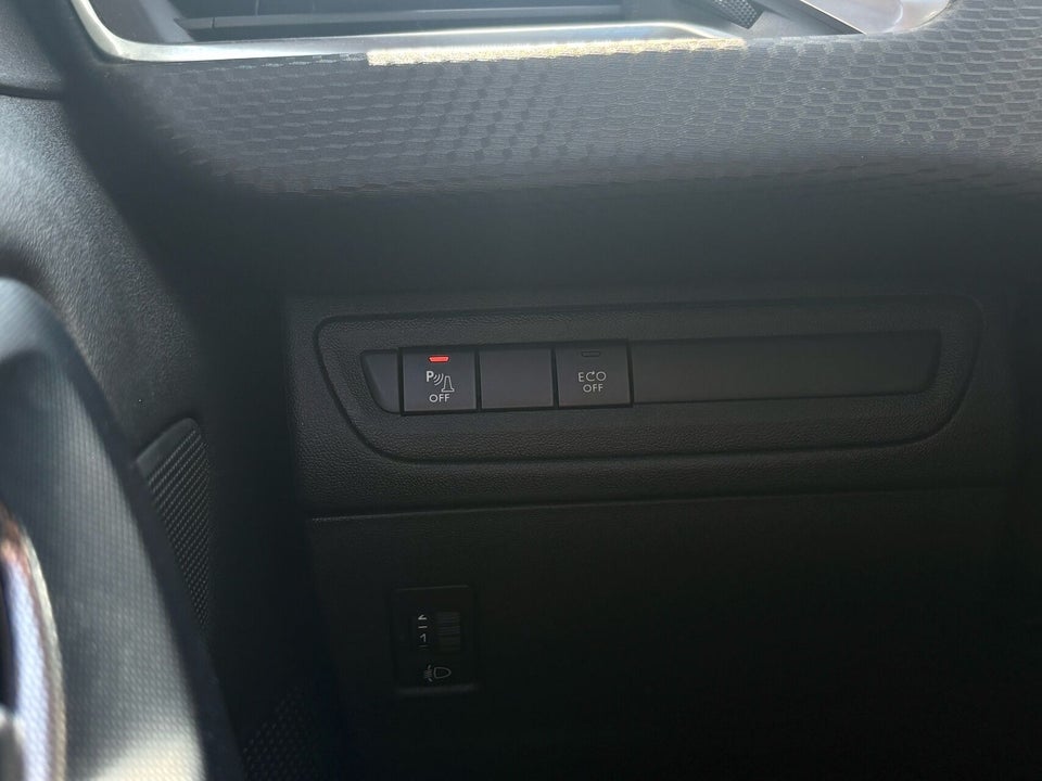 Peugeot 2008 1,2 PureTech 130 Prestige 5d