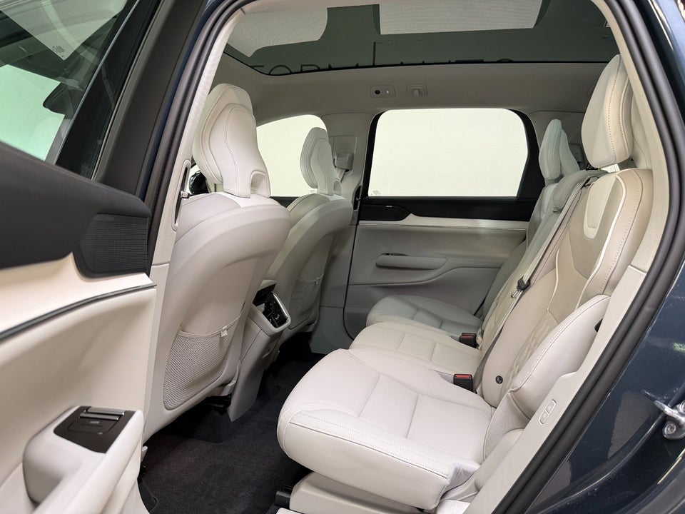 Volvo EX90 Plus 7prs 5d