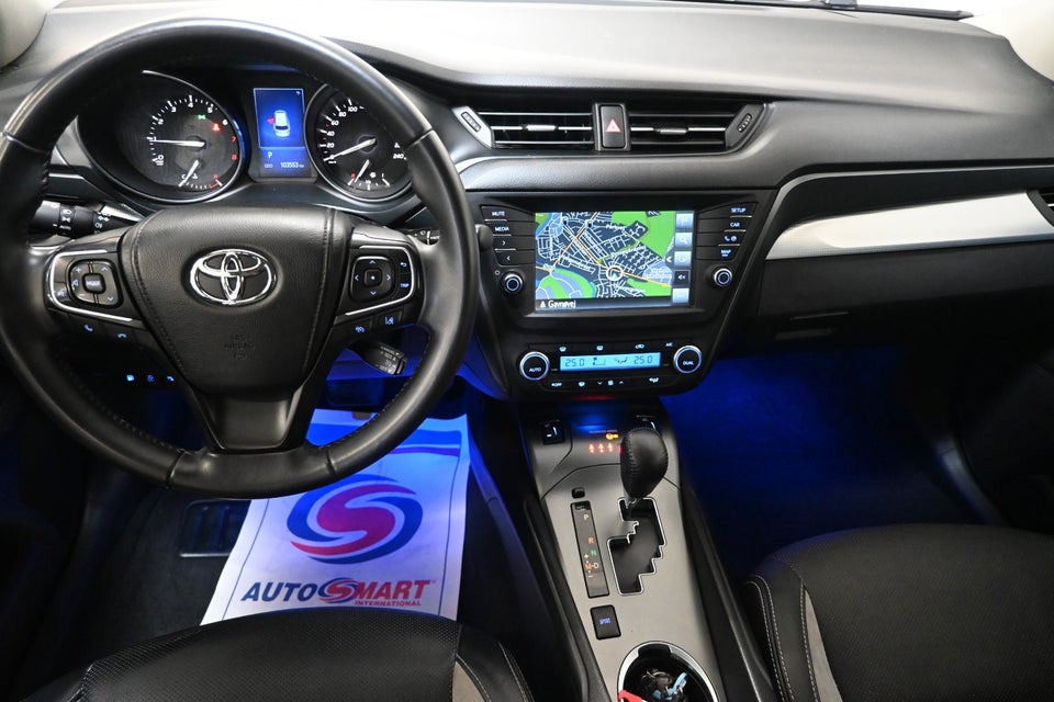 Toyota Avensis 1,8 VVT-i T2 Selected Touring Sports MDS 5d