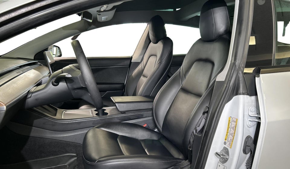 Tesla Model 3 Standard Range+ RWD 4d