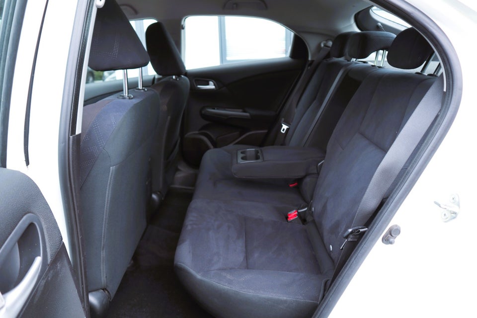 Honda Civic 1,8 i-VTEC Executive 5d