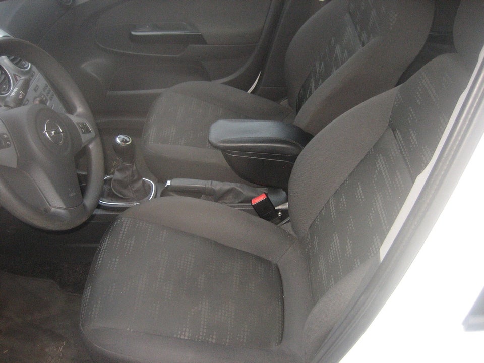 Opel Corsa 1,2 16V Cool 5d