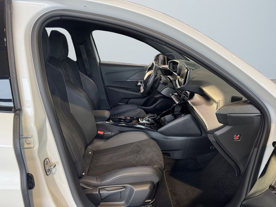 Peugeot e-208 50 GT Pack 5d