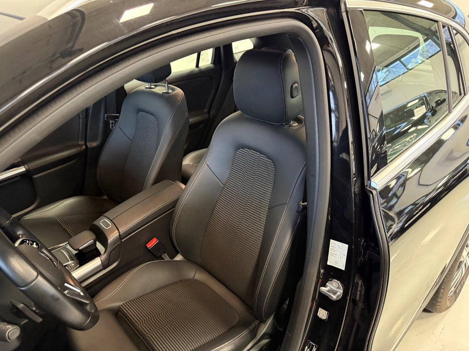 Mercedes EQA300 Progressive 4Matic 5d