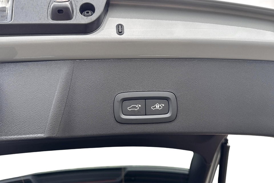Volvo EX40 Standard Range Plus 5d