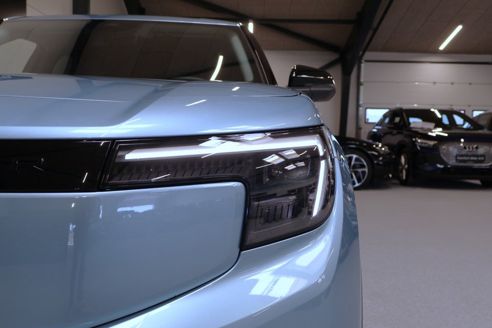 Ford Explorer 77 Select Extended Range 5d