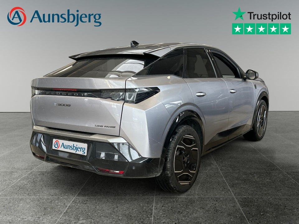 Peugeot e-3008 101 GT 5d