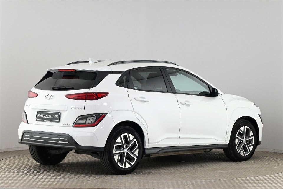 Hyundai Kona 64 EV Essential 5d